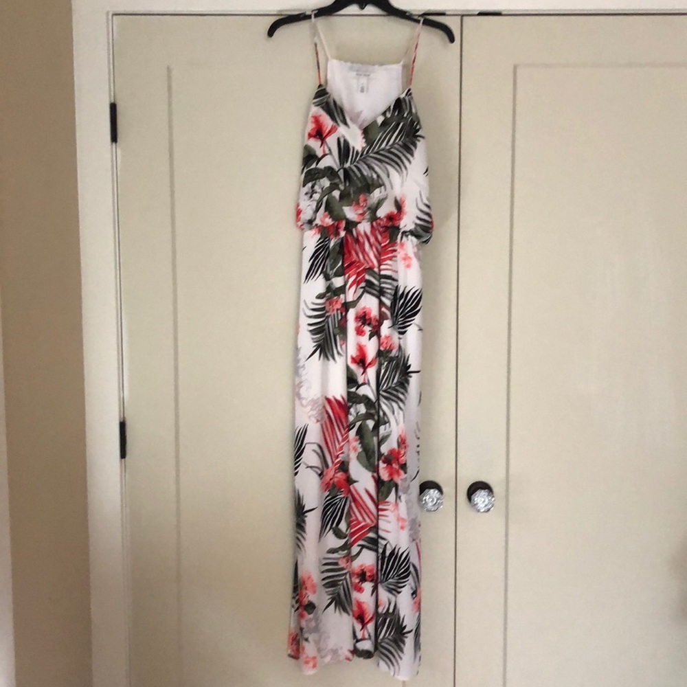 White House Black Market Palm Leaf Maxi Dress